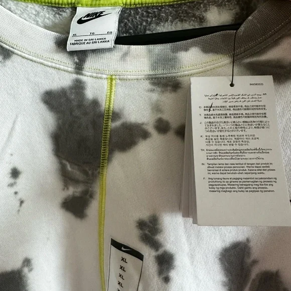 Nike Sportswear Tie Dye Oversize Crop Sweatshirt - Picture 11 of 13